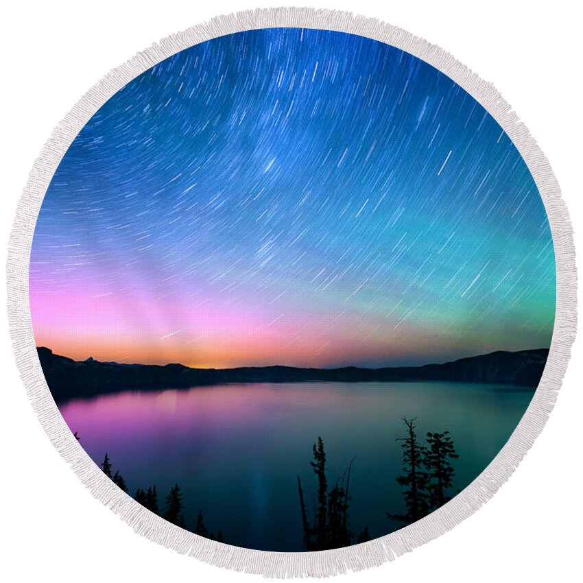 Aurora Round Beach Towel featuring the photograph Crater Lake Aurora by Andrew Kumler