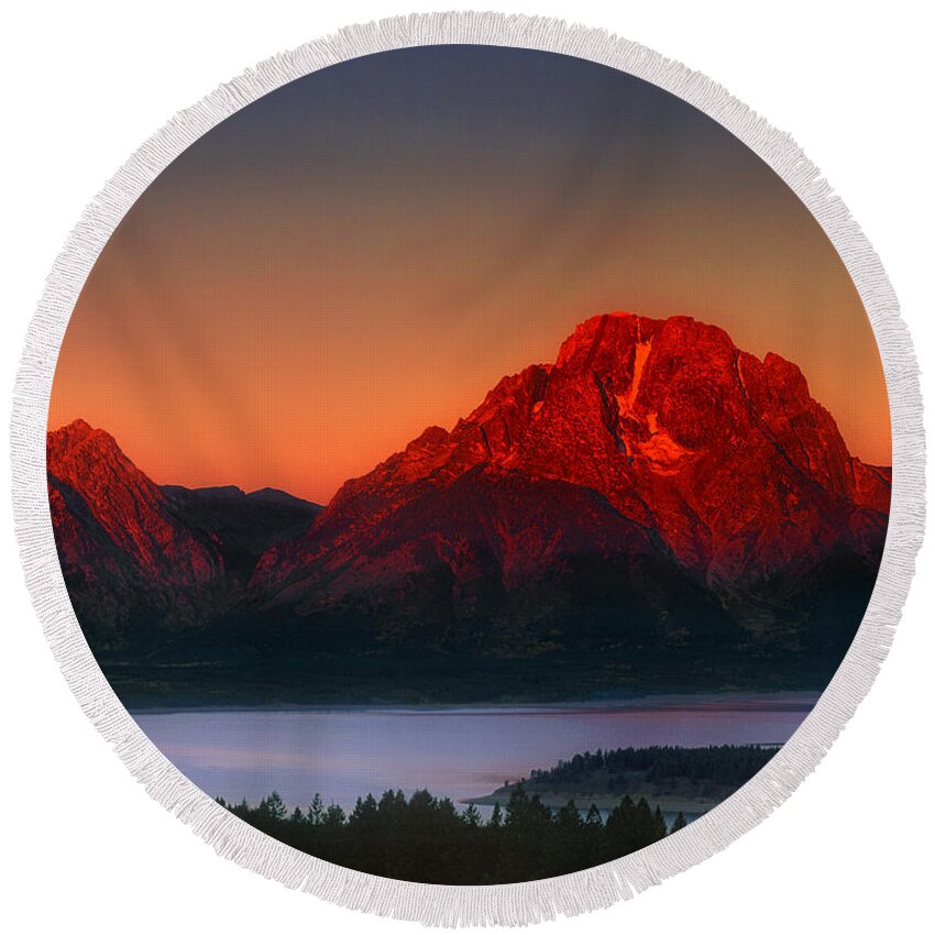 Dave Welling Round Beach Towel featuring the photograph Dawn Over The Tetons Grand Tetons National Park Wyoming by Dave Welling