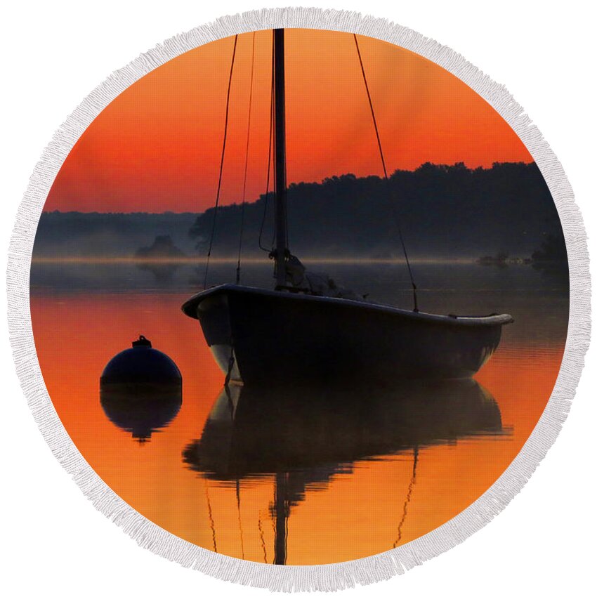 Sunrise Round Beach Towel featuring the photograph Dawn's Light by Dianne Cowen Cape Cod Photography