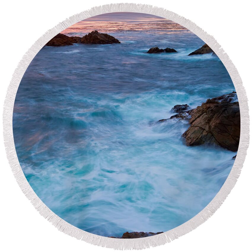 American Landscapes Round Beach Towel featuring the photograph Day End by Jonathan Nguyen