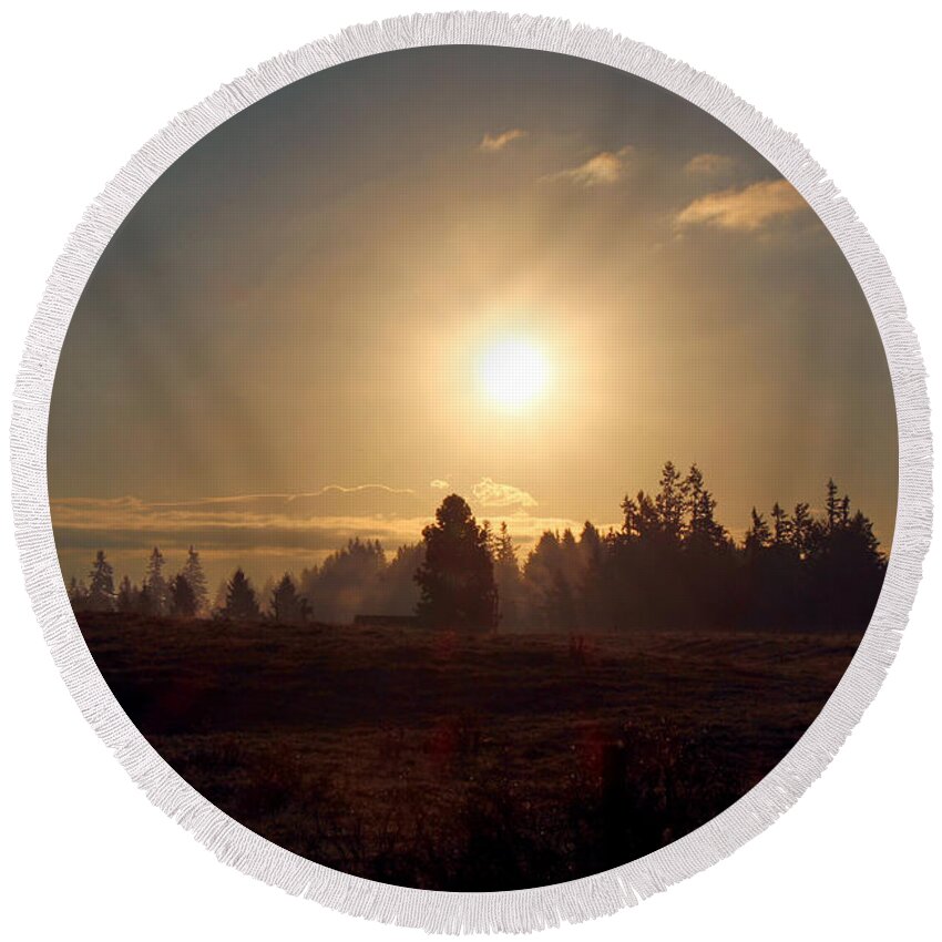 Landscape Round Beach Towel featuring the photograph Daybreak by Rory Siegel