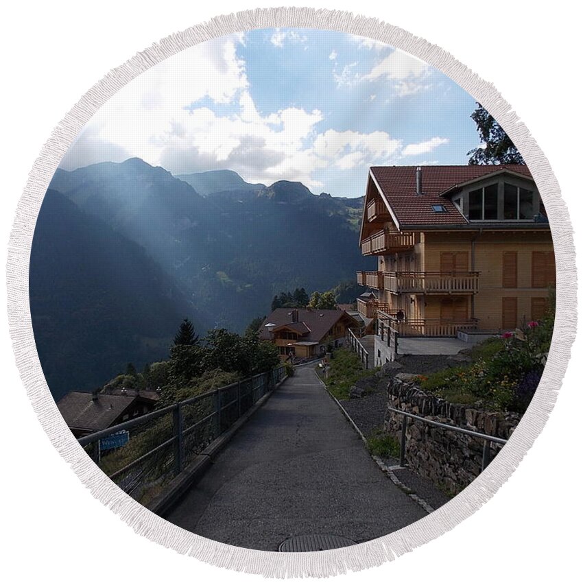 Edge Round Beach Towel featuring the photograph Edge of Wengen by Nina Kindred