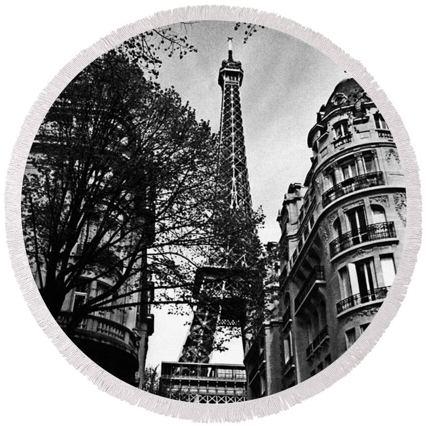 Vintage Eiffel Tower Round Beach Towel featuring the photograph Eiffel Tower Black and White by Andrew Fare