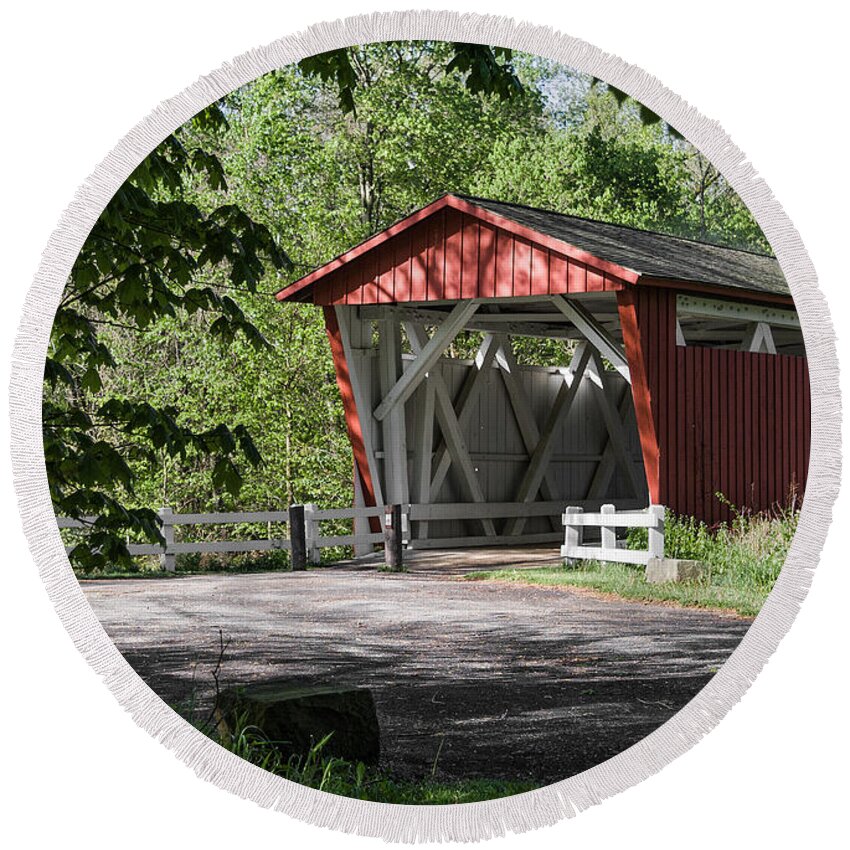 Everette Rd Covered Bridge Round Beach Towel featuring the photograph Everett Rd Covered Bridge by Dale Kincaid