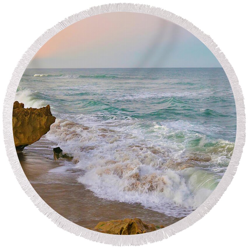 Hutchinson Island Round Beach Towel featuring the photograph Falling In Love by Olga Hamilton