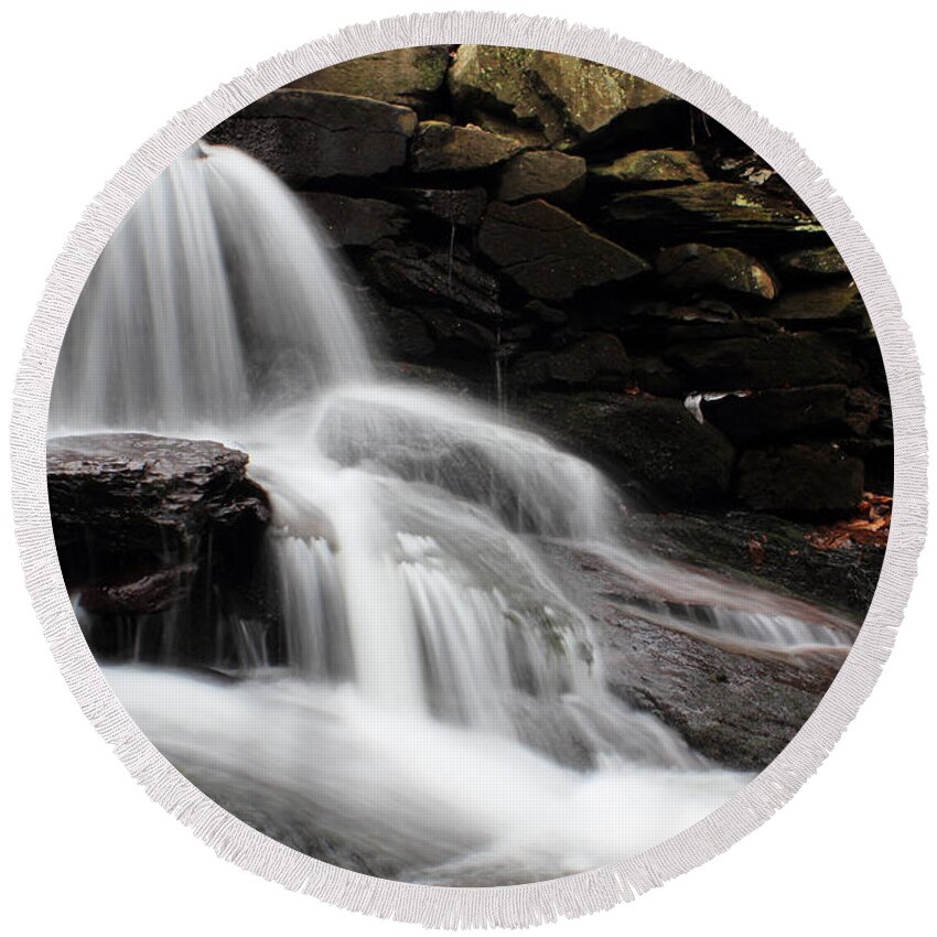 Waterfall Round Beach Towel featuring the photograph Falls at Melville by Andrew Pacheco