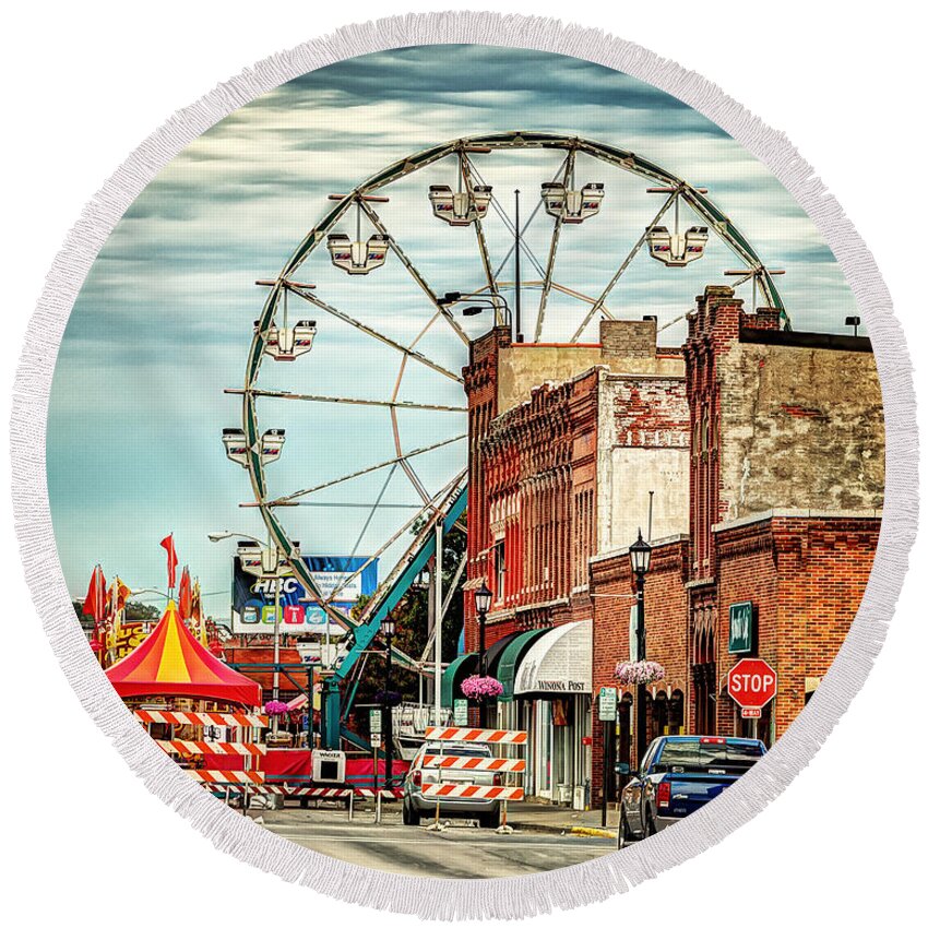 Ferris Round Beach Towel featuring the photograph Ferris Wheel in Winona by Al Mueller