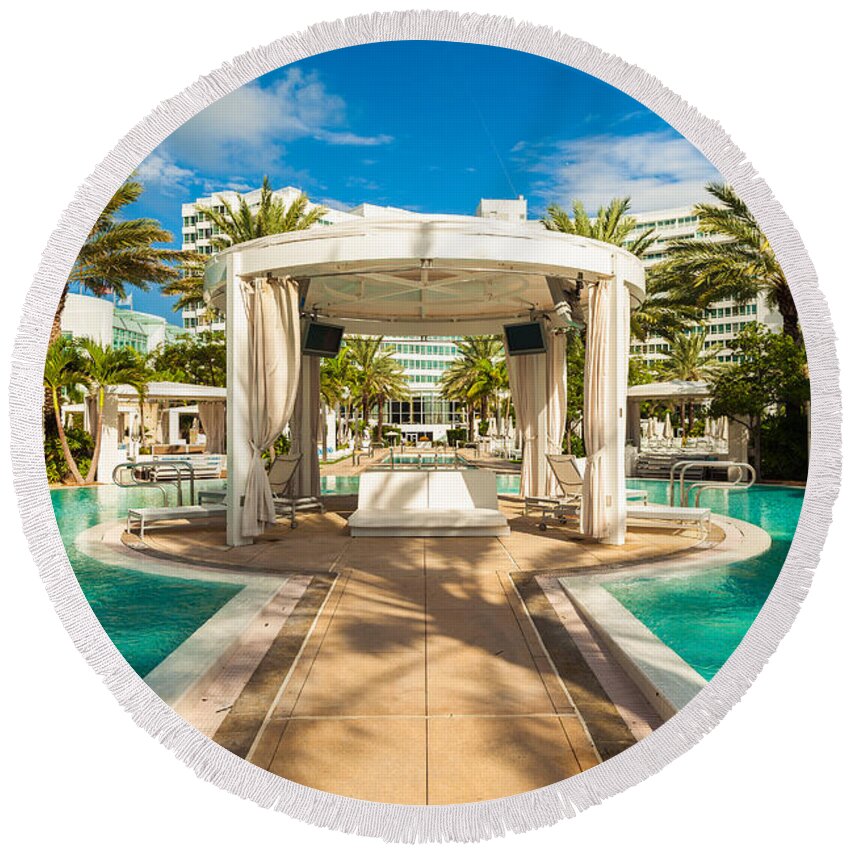 Architecture Round Beach Towel featuring the photograph Fontainebleau Hotel by Raul Rodriguez