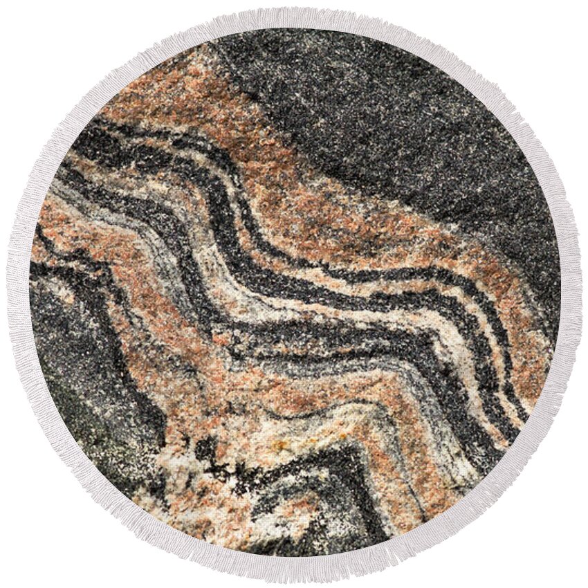 Banded Round Beach Towel featuring the photograph Gneiss Rock by Les Palenik