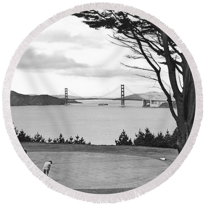 1930's Round Beach Towel featuring the photograph Golf With View Of Golden Gate by Ray Hassman