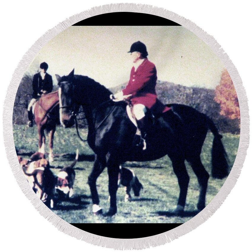 Foxhunting Round Beach Towel featuring the photograph Greeting The Master by Angela Davies