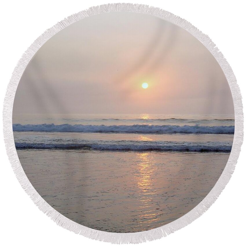 Sunrise Round Beach Towel featuring the photograph Hampton Beach Waves and Sunrise by Eunice Miller