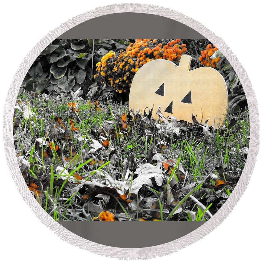 Fall Round Beach Towel featuring the photograph Happy Halloween by Photographic Arts And Design Studio