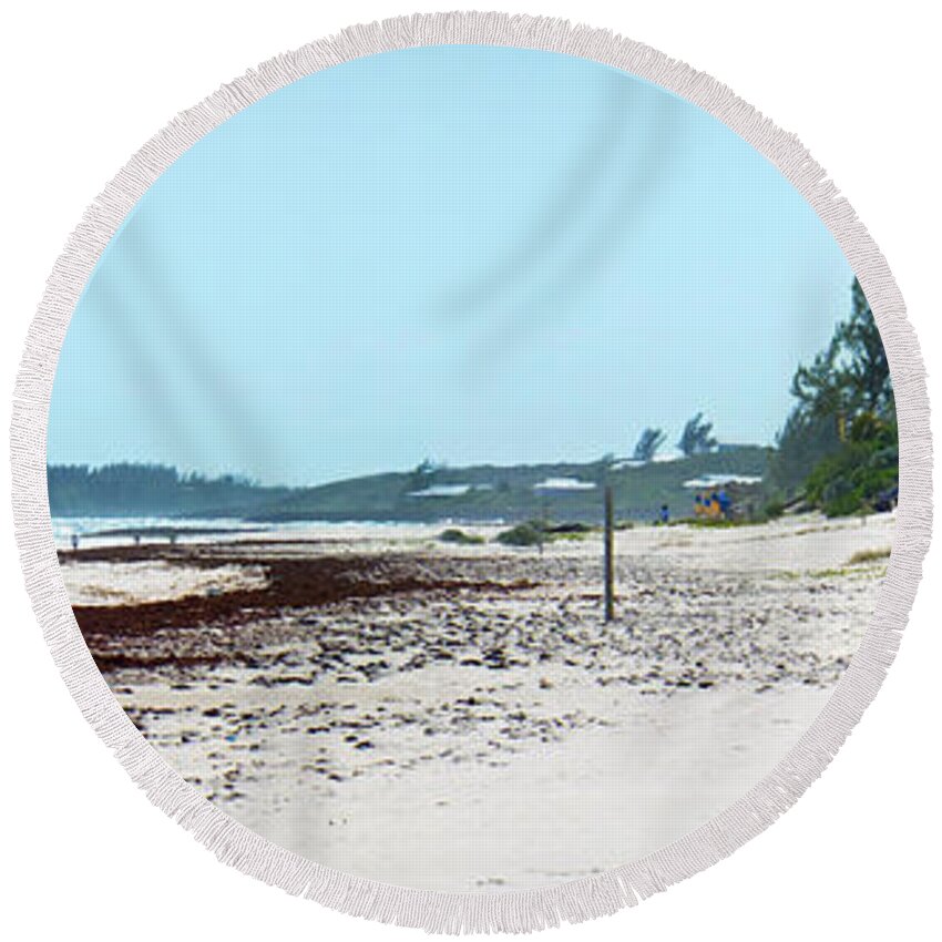 Duane Mccullough Round Beach Towel featuring the photograph Harbour Island Beach Panoramic by Duane McCullough