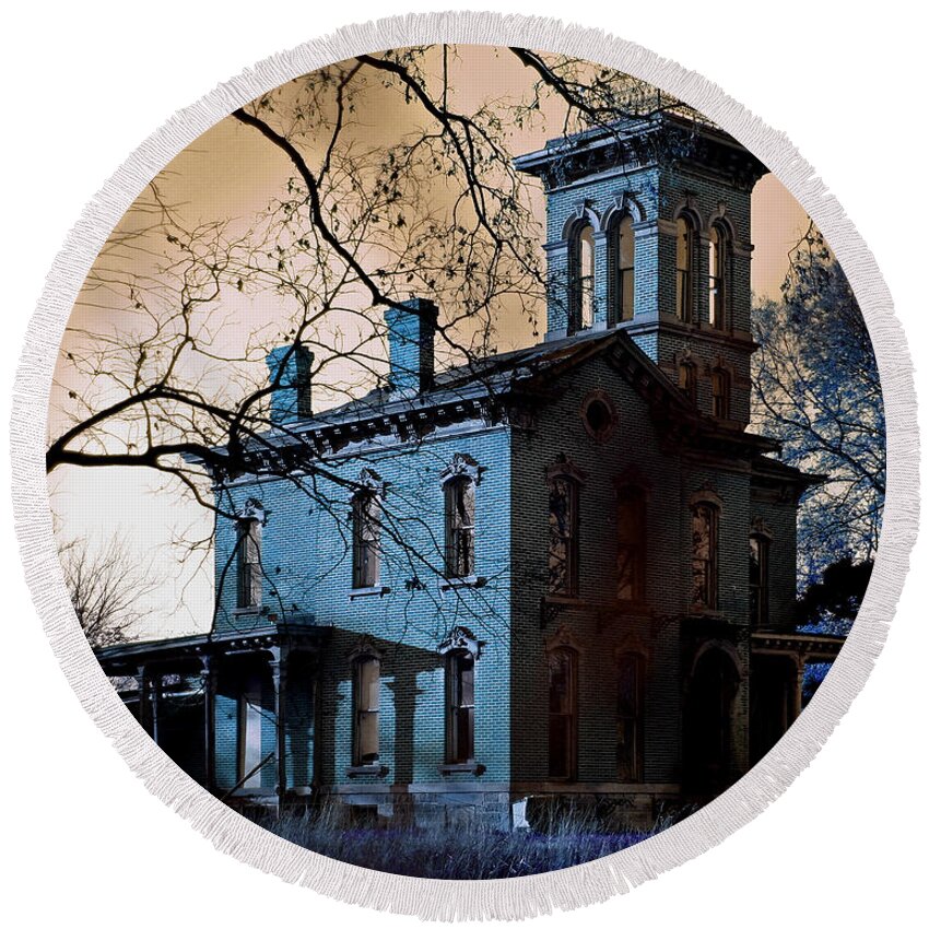 Mansion Round Beach Towel featuring the photograph Haunted Sauer Castle by Christopher McKenzie