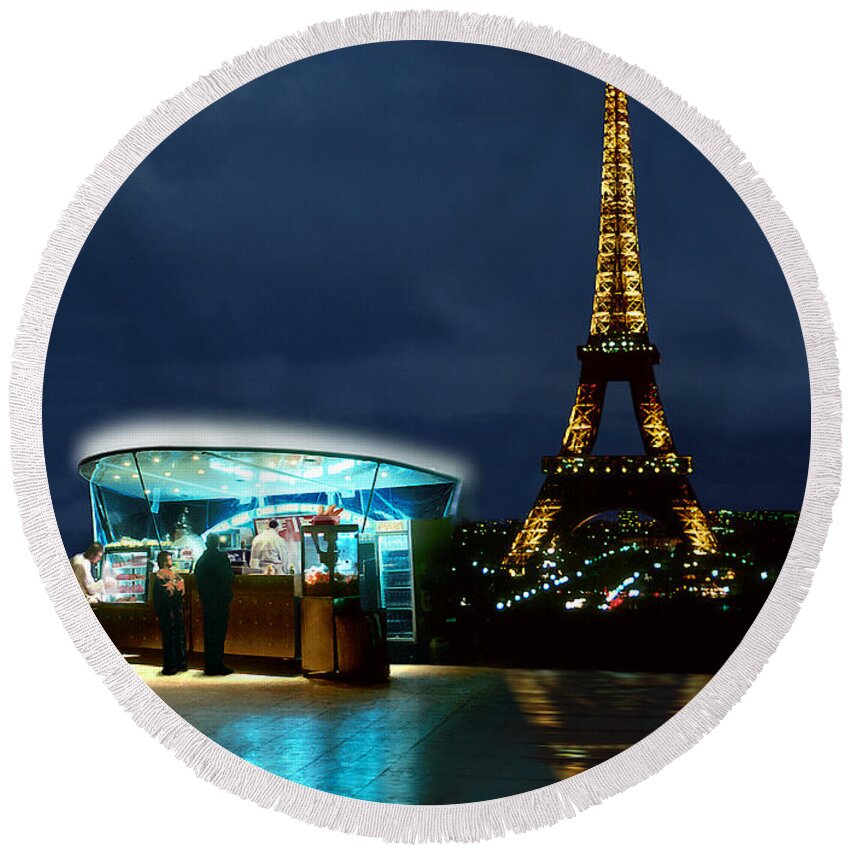 Paris Round Beach Towel featuring the photograph Hot Dog in Paris by Mike McGlothlen