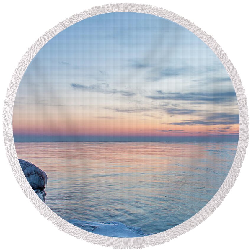 Bolder Point Round Beach Towel featuring the photograph Icy Rise by Andrew Slater