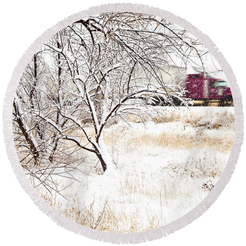 Canada Round Beach Towel featuring the photograph I'll Be Home For Christmas by Theresa Tahara