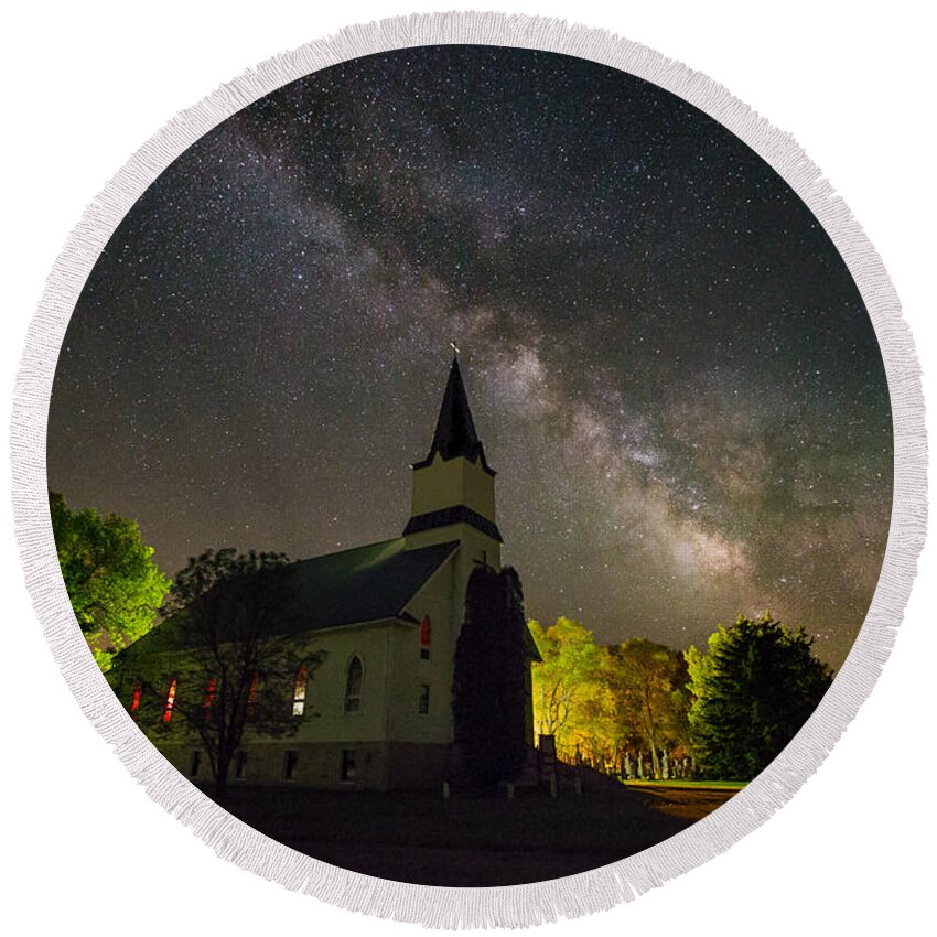 Milky Way Round Beach Towel featuring the photograph Immanuel Milky Way by Aaron J Groen