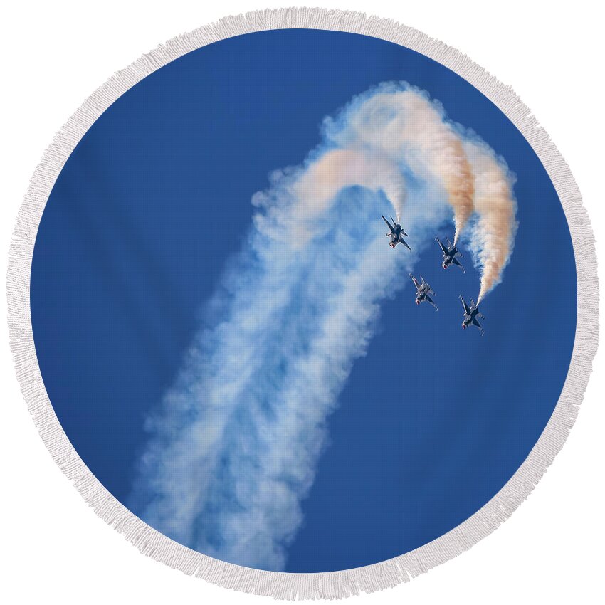 Jet Round Beach Towel featuring the photograph Inverted Vertical Dive by David Millenheft