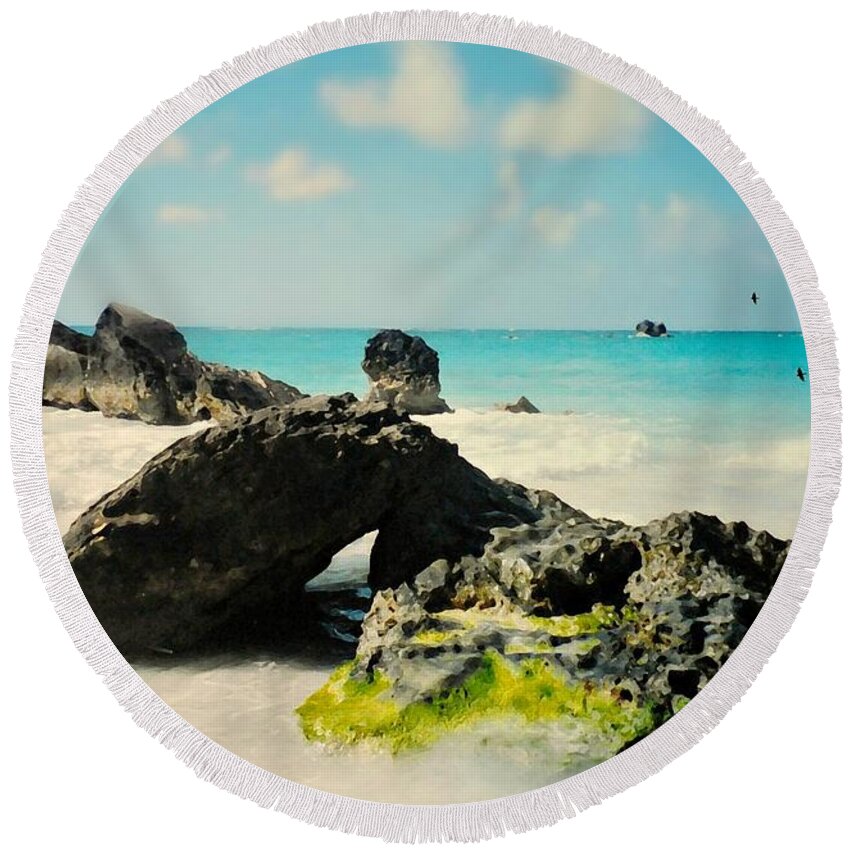 Bermuda Round Beach Towel featuring the photograph Jobson's Cove Footprint by Diana Angstadt