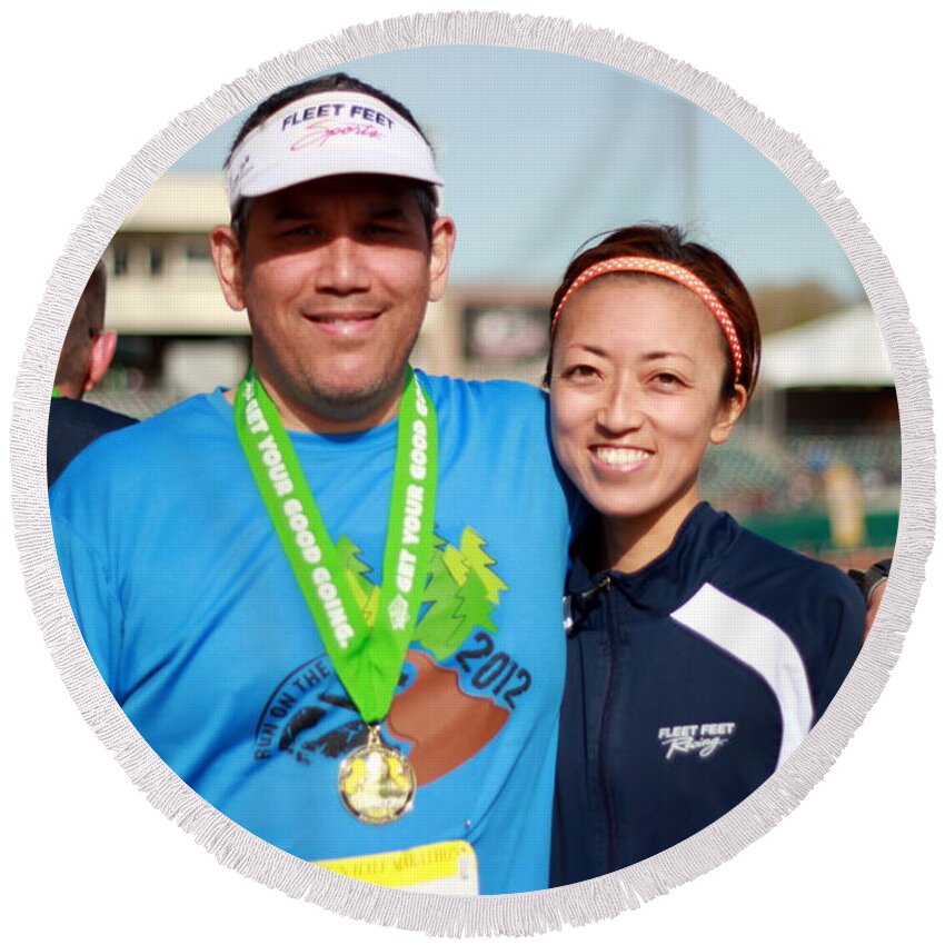 Shamrockn 2013 Round Beach Towel featuring the photograph John and Makiko by Randy Wehner