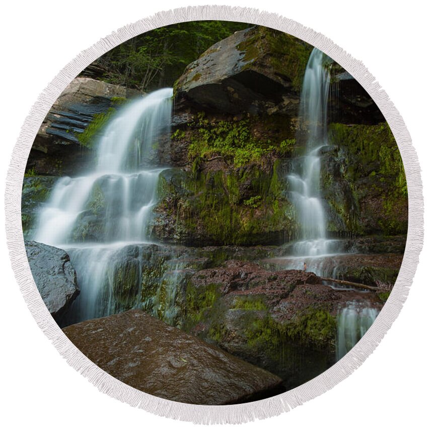 Kaaterskill Round Beach Towel featuring the photograph Kaaterskill Falls by Edgars Erglis