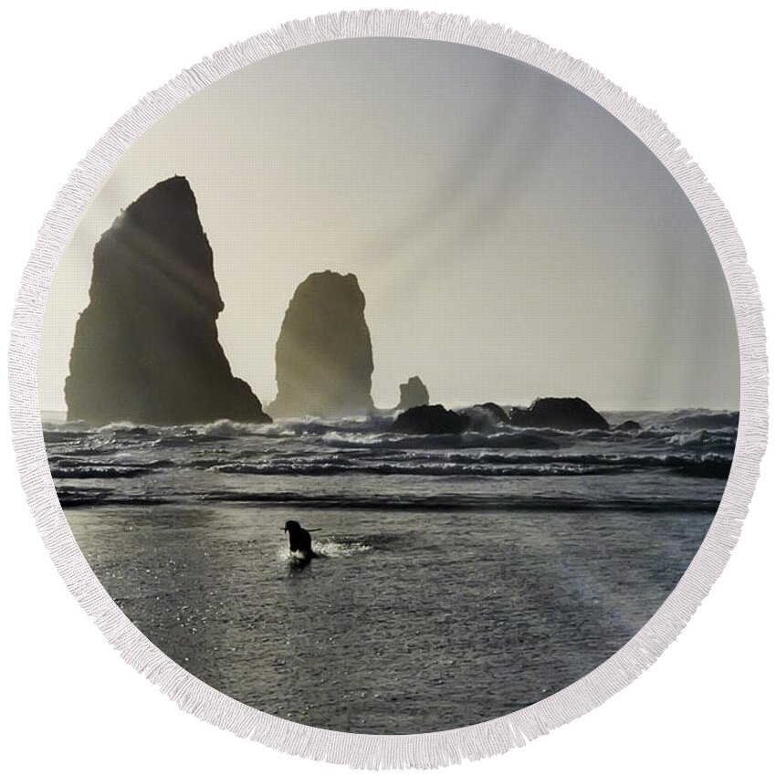 susan Molnar Round Beach Towel featuring the photograph Lady Jessica Of The Great Northwest by Susan Molnar