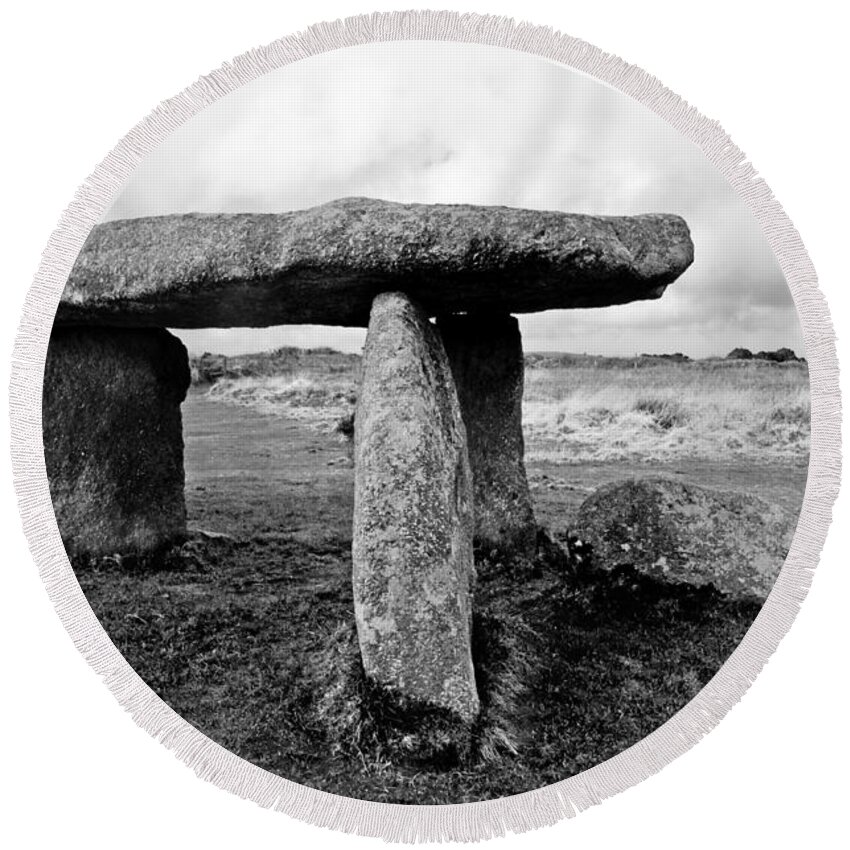 Lanyon Quoit Round Beach Towel featuring the photograph Lanyon Quoit by Chris Thaxter