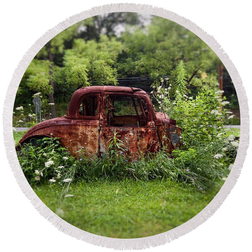 Rust Round Beach Towel featuring the photograph Lawn Ornament by Rick Kuperberg Sr