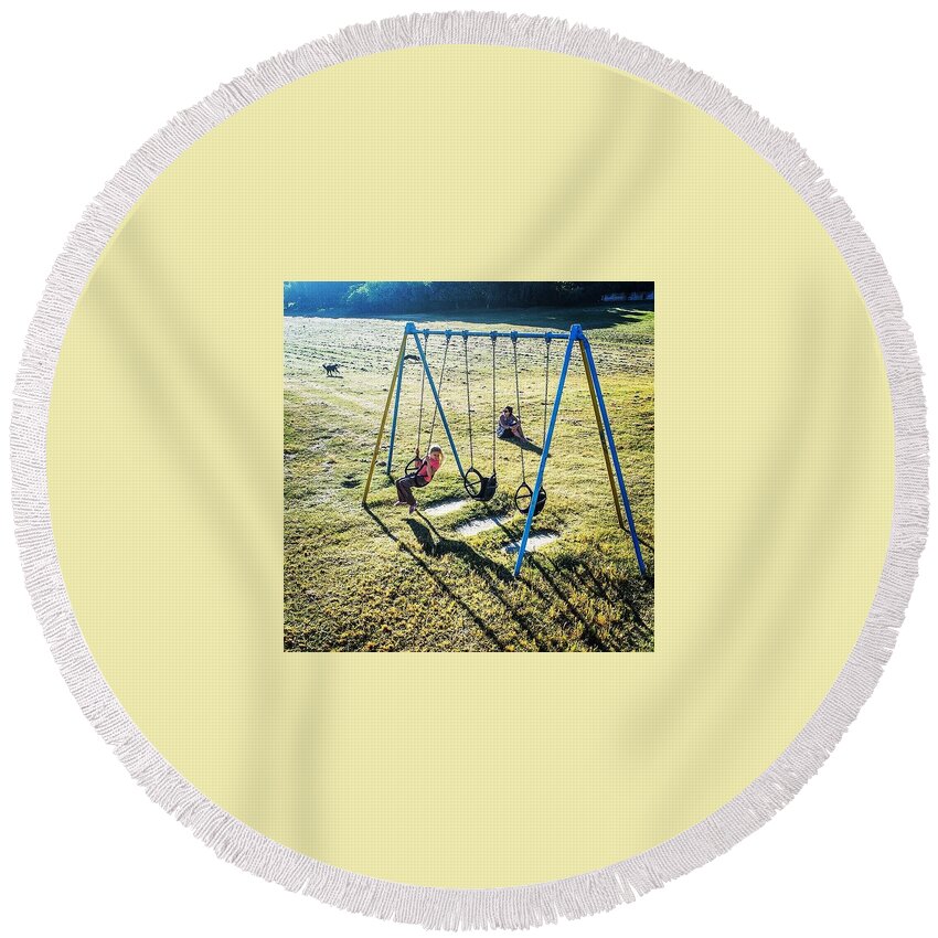 Lifeinthesun Round Beach Towel featuring the photograph Life In The Sun by Aleck Cartwright