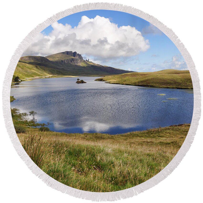 Loch Fada Round Beach Towel featuring the photograph Loch Fada to Old Man of Storr by Bel Menpes