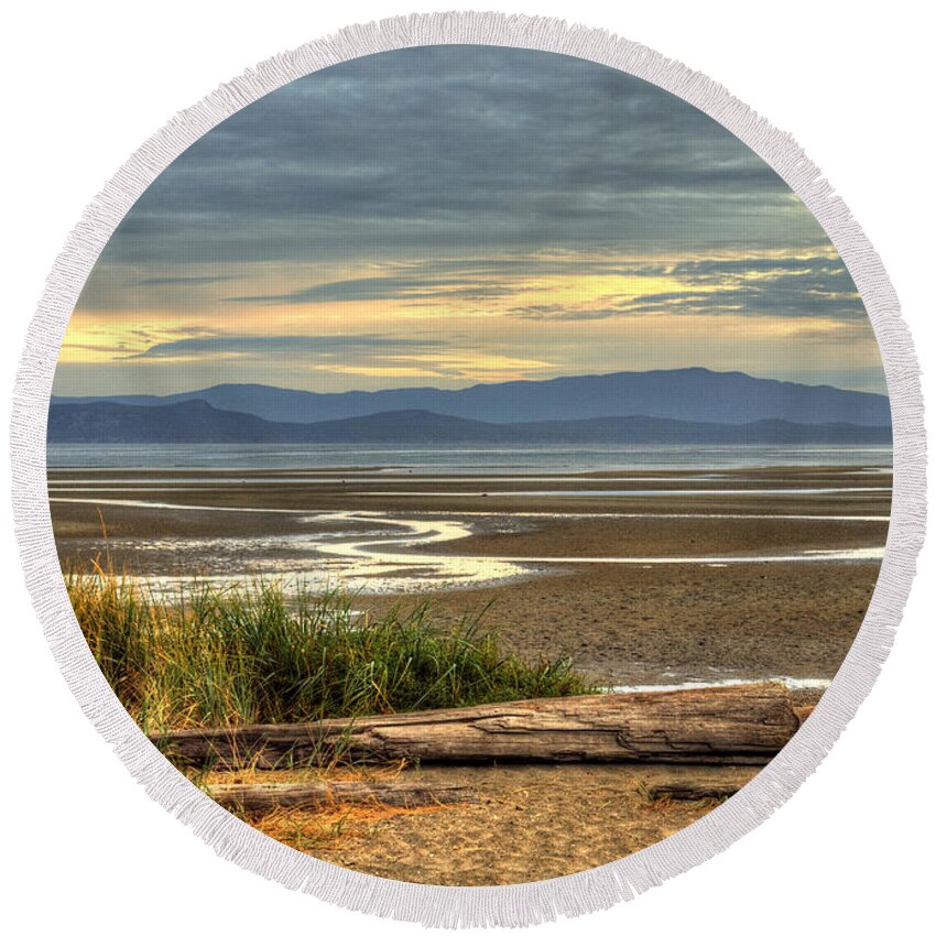 Landscape Round Beach Towel featuring the photograph Low Tide by Randy Hall