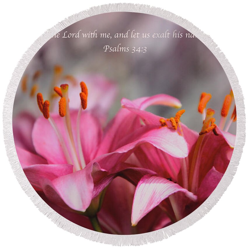 Flowers Round Beach Towel featuring the photograph Magnify by Debbie Nobile