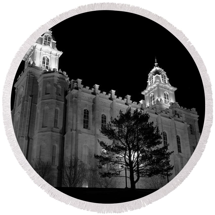 Black And White Round Beach Towel featuring the photograph Manti Temple Black and White by David Andersen