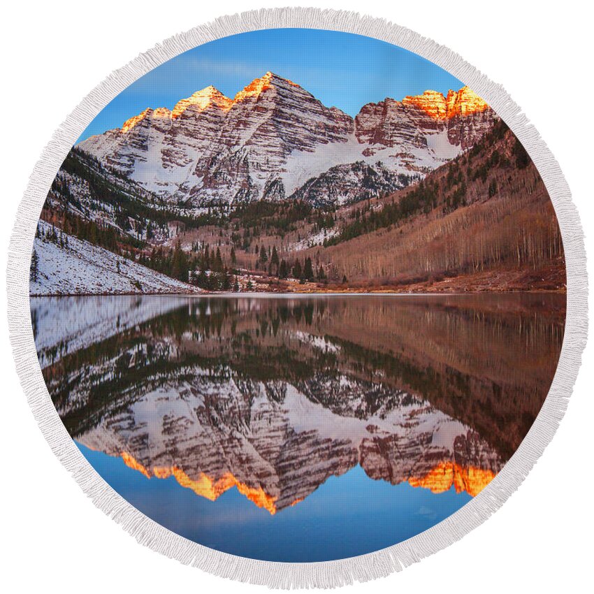 Maroon Bells Round Beach Towel featuring the photograph Maroon Bells Alpenglow by Darren White