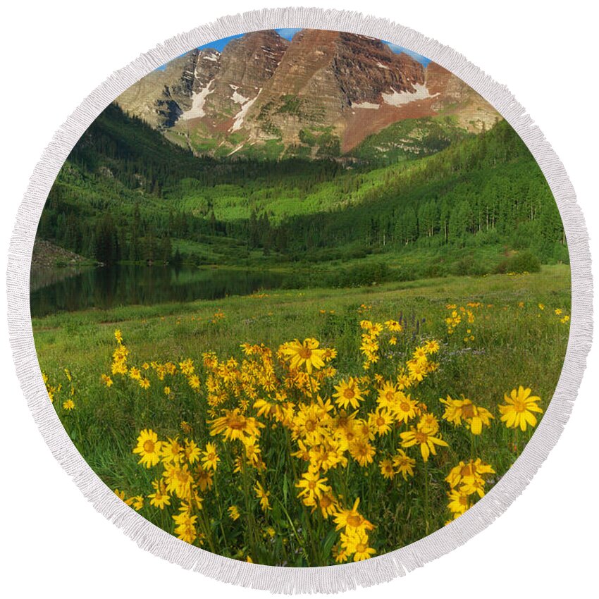 Colorado Landscapes Round Beach Towel featuring the photograph Maroon Summer by Darren White