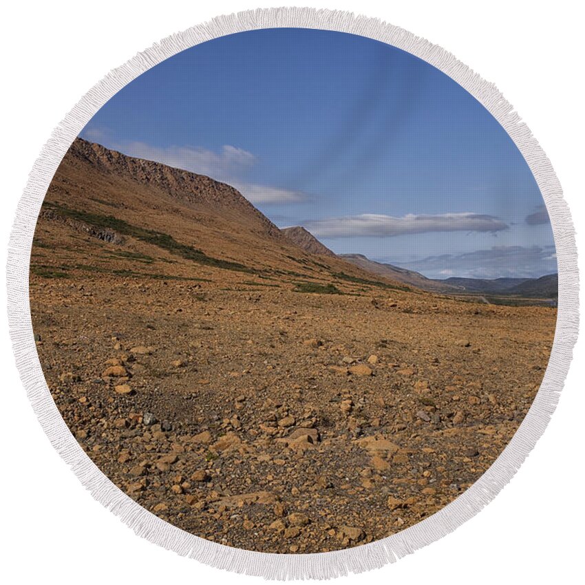 Tablelands Round Beach Towel featuring the photograph Mars on Earth by Eunice Gibb