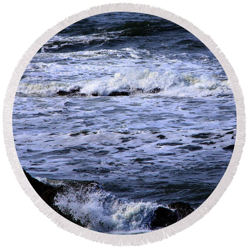Ruby Beach Round Beach Towel featuring the photograph Mesmerizing by Jeanette C Landstrom