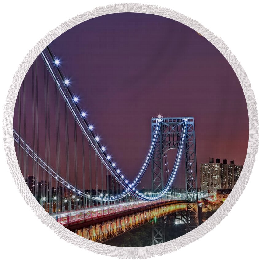 Full Moons Round Beach Towel featuring the photograph Moon Rise over the George Washington Bridge by Susan Candelario