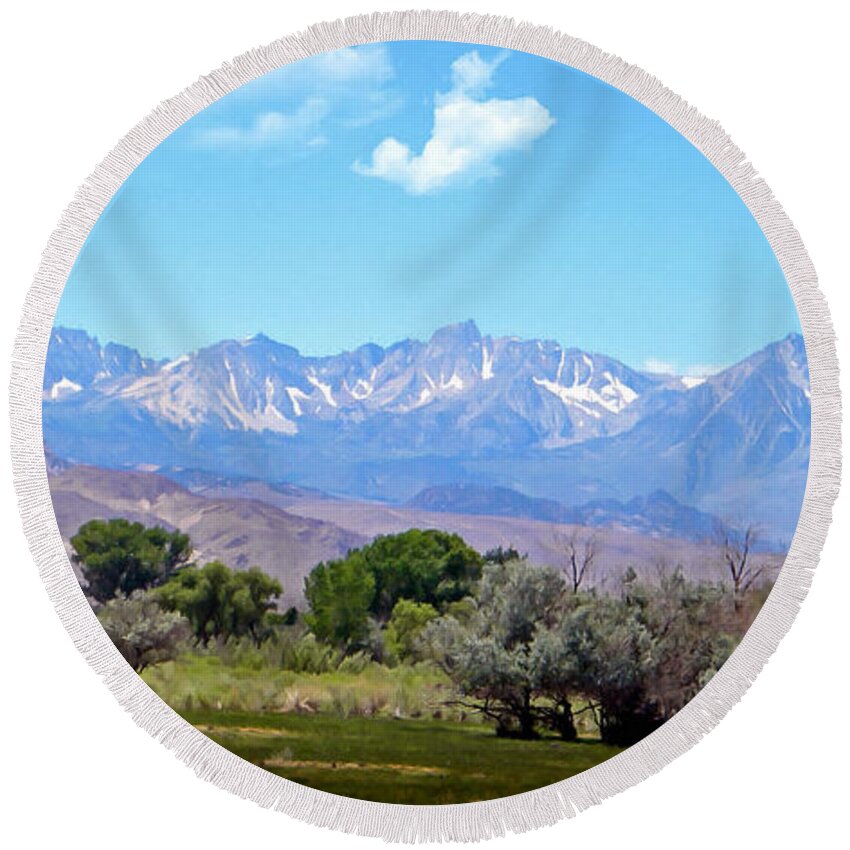 Sierra Round Beach Towel featuring the photograph Mountain Valley by Frank Wilson