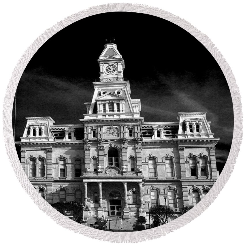 Black And White Round Beach Towel featuring the photograph Muskingum County Courthouse by David Yocum