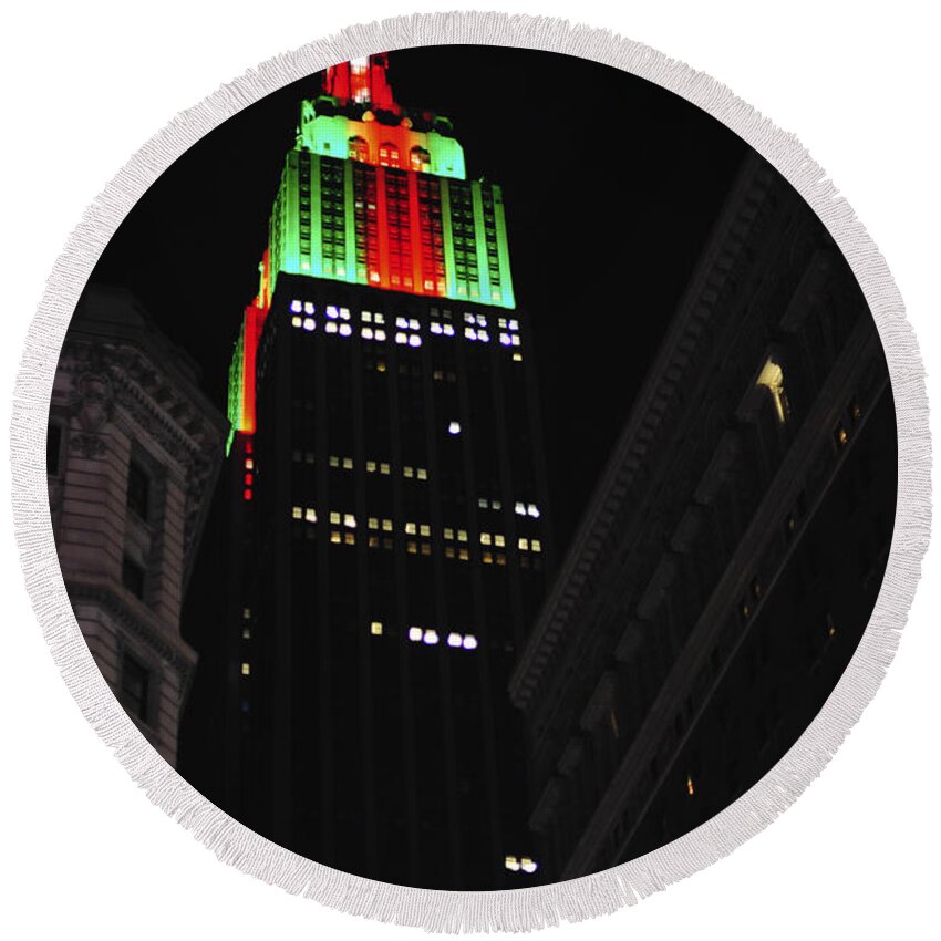 New York City Christmas Empire State Building Round Beach Towel featuring the photograph New York City Christmas Empire State Building by Terry DeLuco