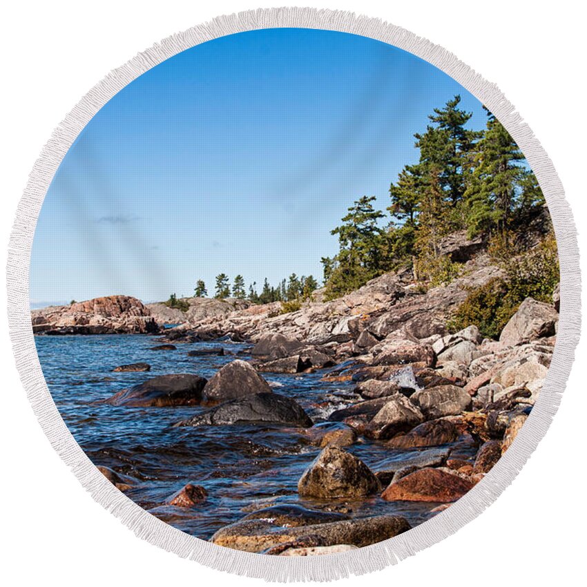 North Round Beach Towel featuring the photograph North shore of Lake Superior by Les Palenik