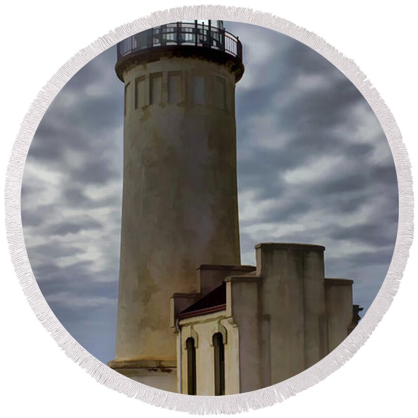 North Head Lighthouse Round Beach Towel featuring the photograph North Head Lighthouse by Cathy Anderson