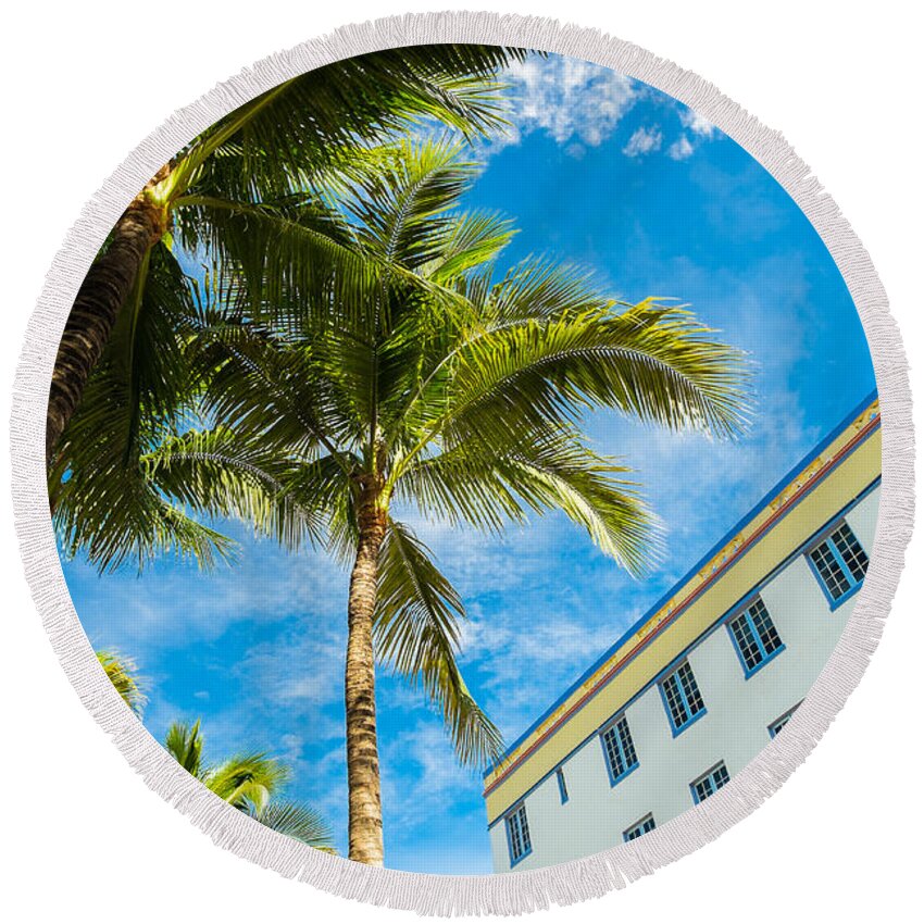 Architecture Round Beach Towel featuring the photograph Ocean Drive by Raul Rodriguez