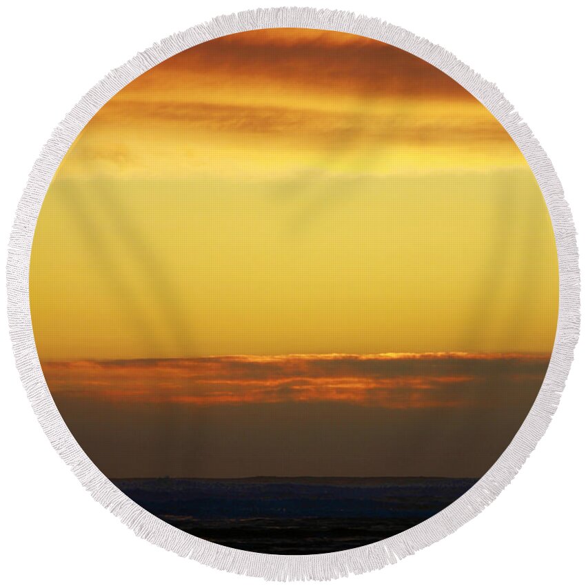 Ocean Round Beach Towel featuring the photograph Ocean Shores Sunset by Jeanette C Landstrom