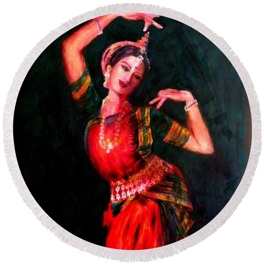 Odissi Round Beach Towel featuring the painting Odissi Dancer by Uma Krishnamoorthy