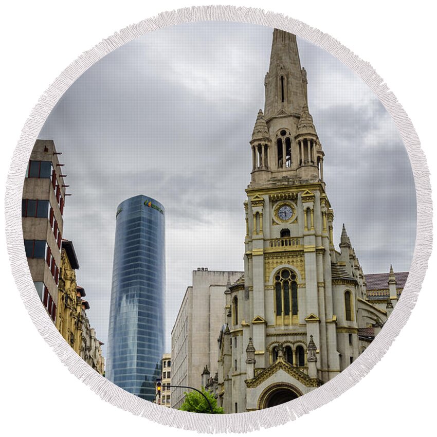 Bilbao Round Beach Towel featuring the photograph Old and New by Pablo Lopez
