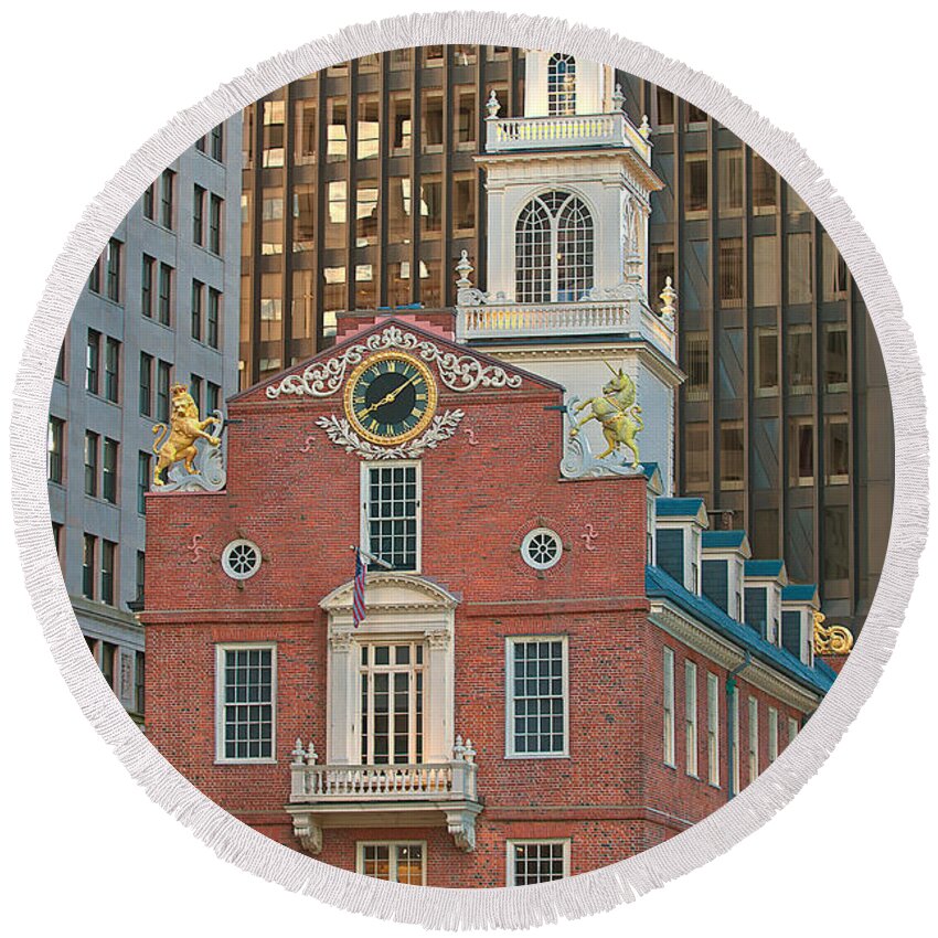 Boston Round Beach Towel featuring the photograph Old State House by Paul Mangold